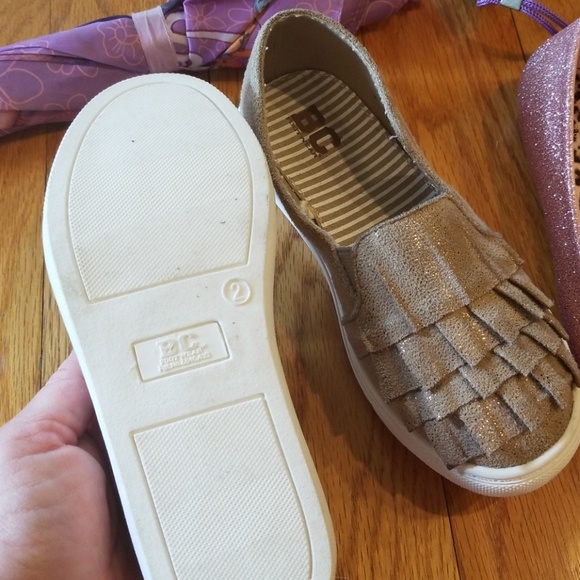 Shoes size 2 crocs and high end flats! - Picture 6 of 7